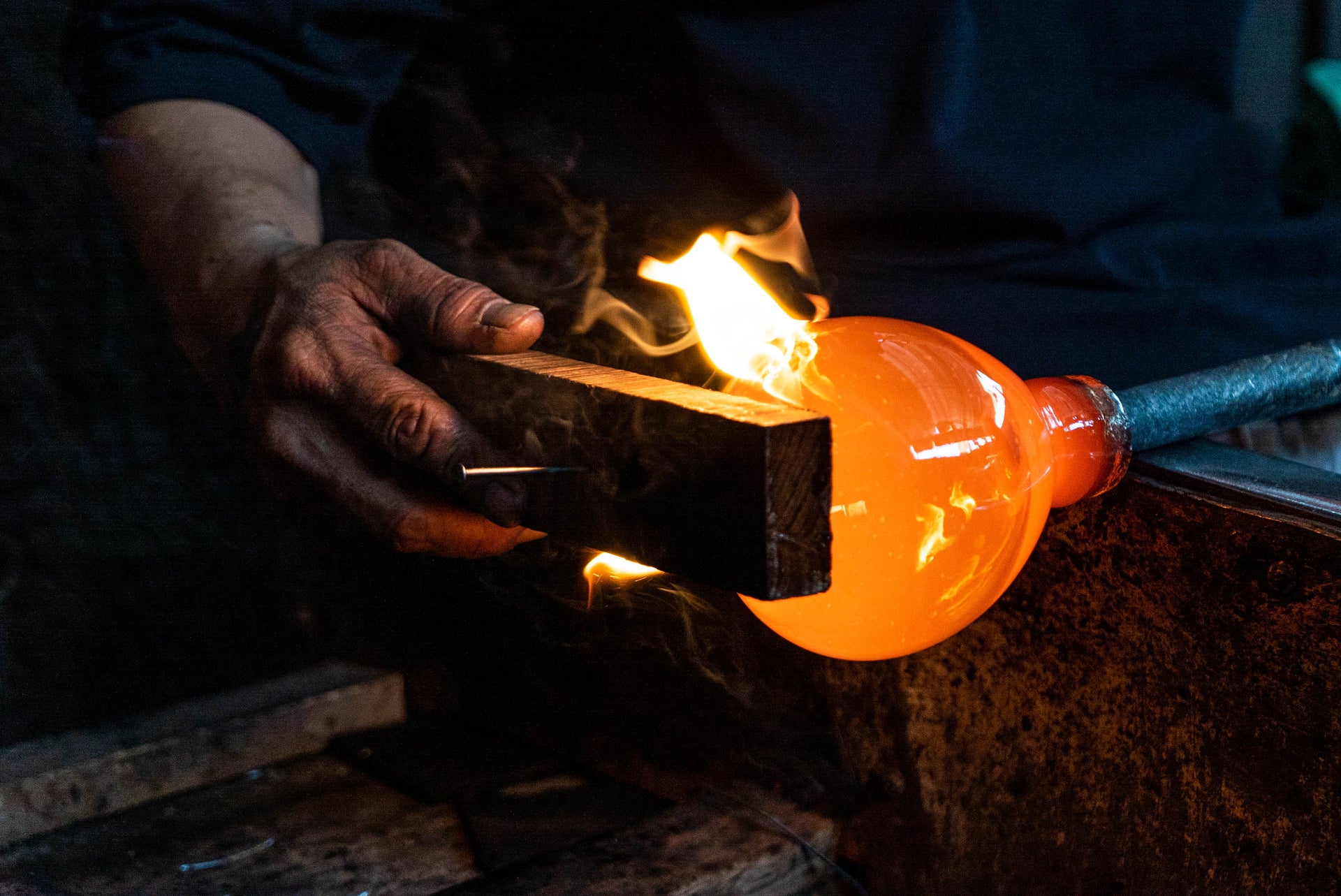 Load video: A video that demonstrates the artisanal glass blowing process